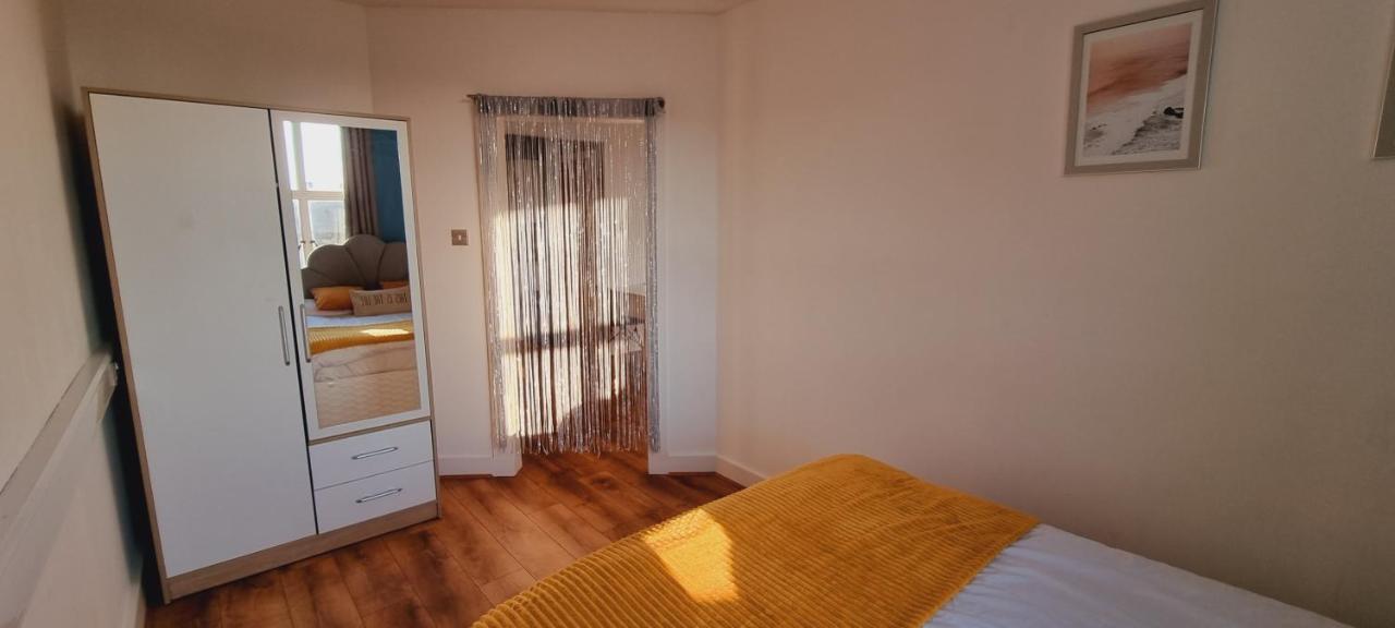 Modern And Spacious Swansea Centre Apartment Экстерьер фото