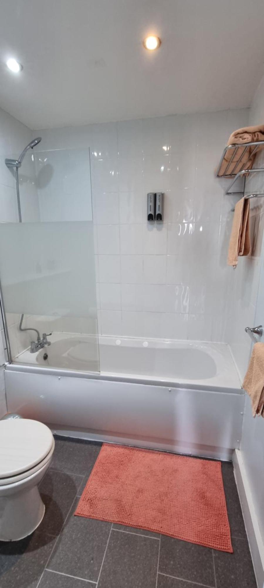 Modern And Spacious Swansea Centre Apartment Экстерьер фото